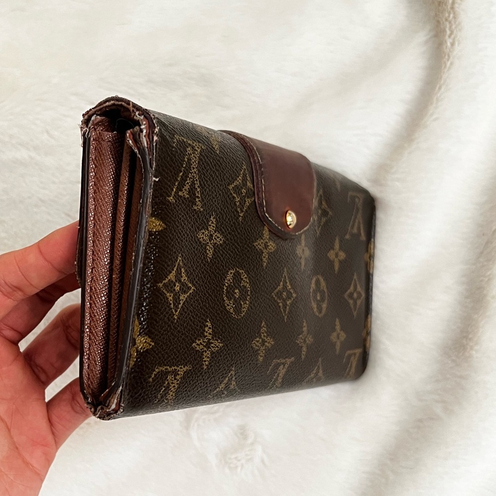 Louis Vuitton - Picture 8 of 14